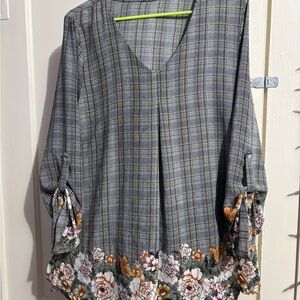 Women's Gray Plaid Floral-Hem Tunic Top